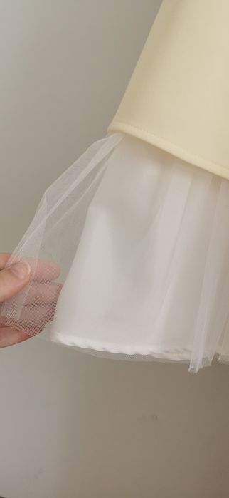 Piękna sukienka żółta 36/38 na wesele do kolan
