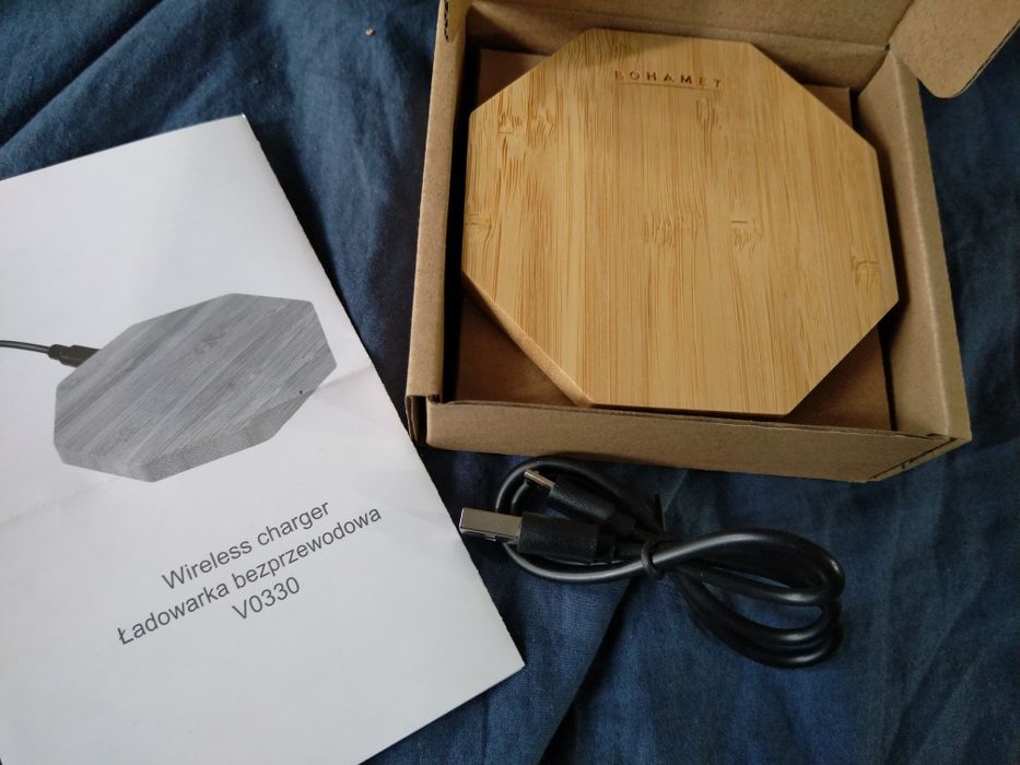 Bambusowa ładowarka indukcyjna V0330