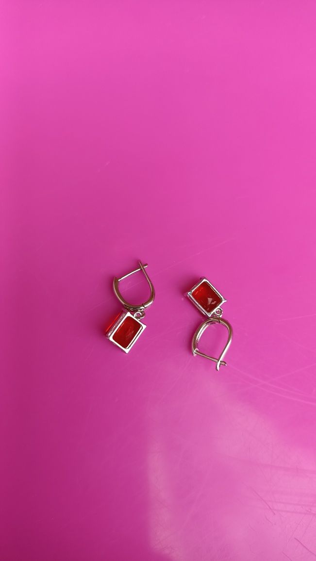 Серьги,кульчики с красным камнем,925 проба