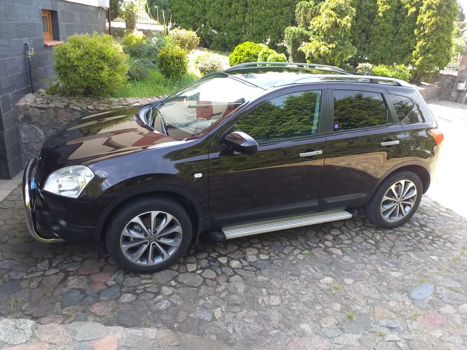 Samochód osobowy nissan rok 2009