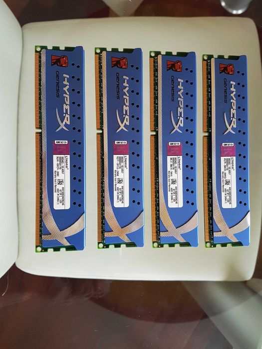 4x RAM Kingston HyperX Genesis KHX1600C9AD3K2/4G DDR3, radiatory alum.