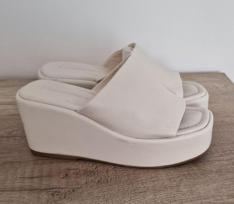 Klapki na platformle"Stradivarius".