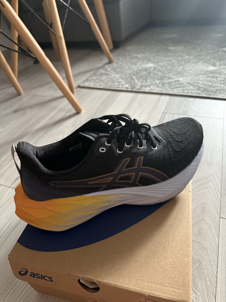Asics Novablast 4