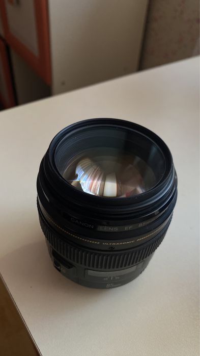 Canon EF 85mm/f1.8 USM