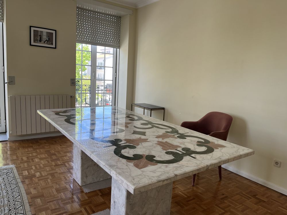 Mesa de mármore e pedras do Brasil