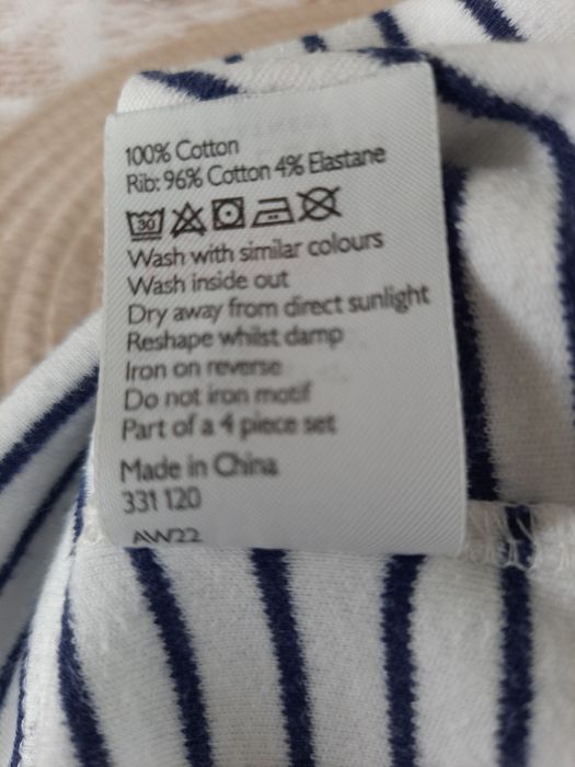 Piżamka dla dziew. f John Lewis - 4 lata