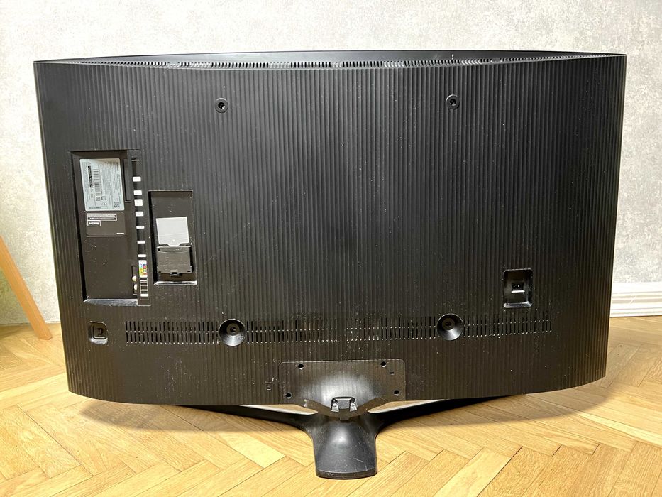 НА ЗАПЧАСТИНИ ЧИ РЕМОНТ Телевізор Samsung UE49MU6300 тріснута матриця
