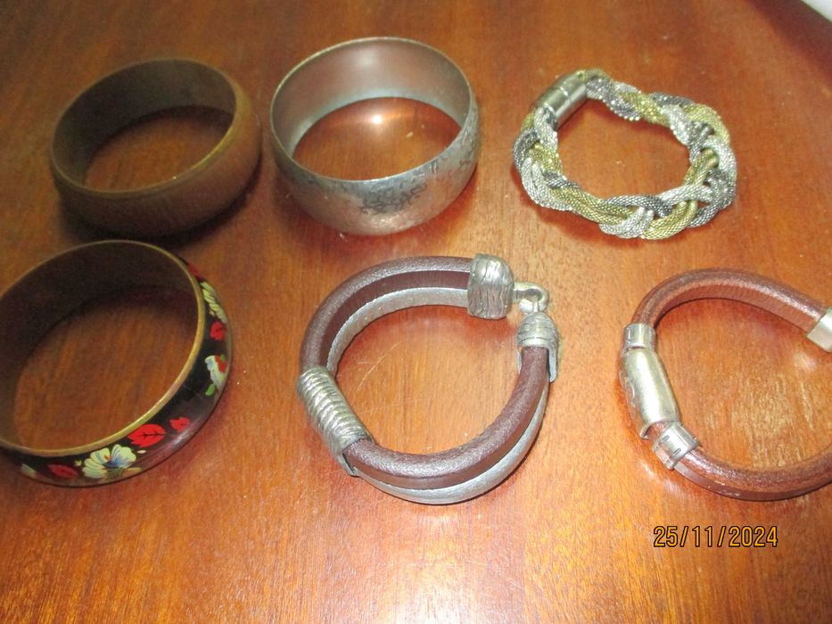 Bijuteria - 6 pulseiras