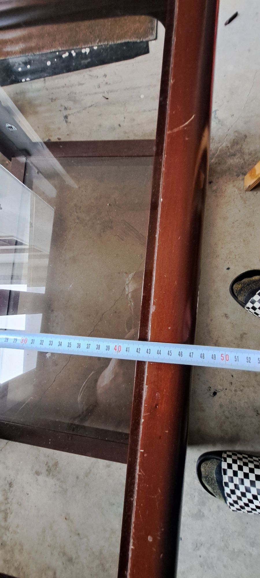 Conjunto de 2 mesas de apoio de sala, vendo individual, tudo a 60€, ve