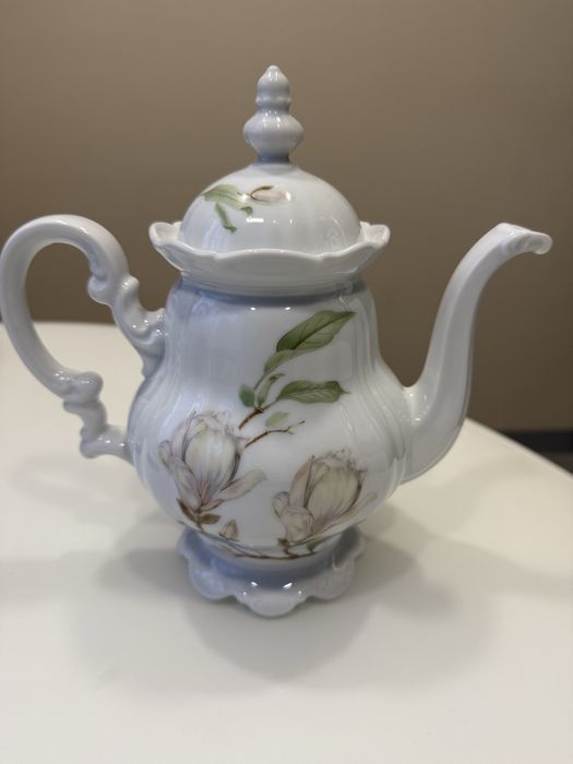 Німецька порцеляна Hutschenreuther. Колекційний чайник Magnolia