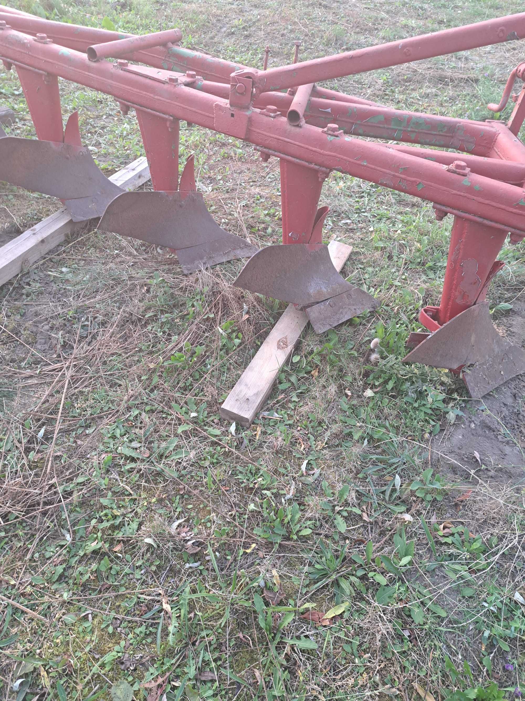 Pług płużek podorywkowy 7 skibowy