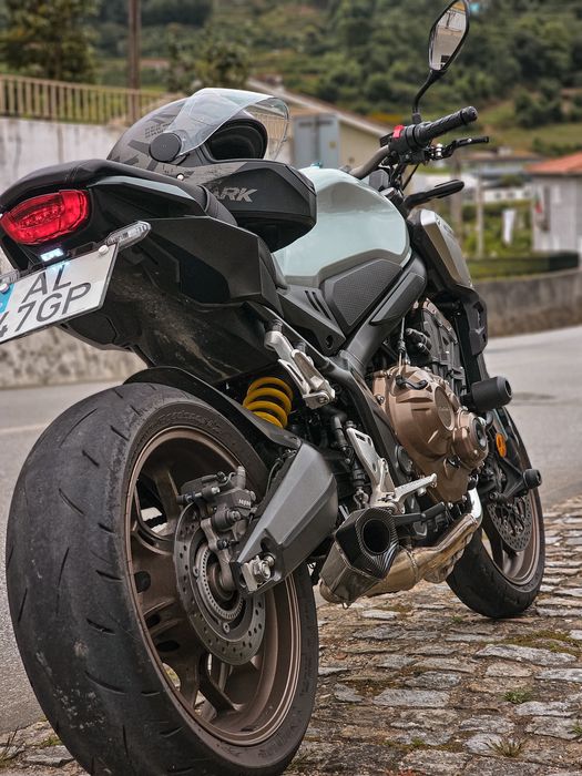 Vendo cb650R, em excelente estado