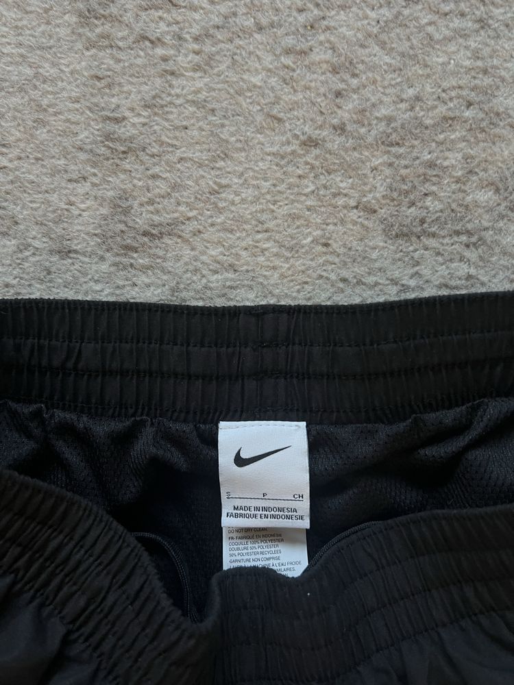 Czarne kąpielówki Nike (rozmiar S) – NOWE z metką!