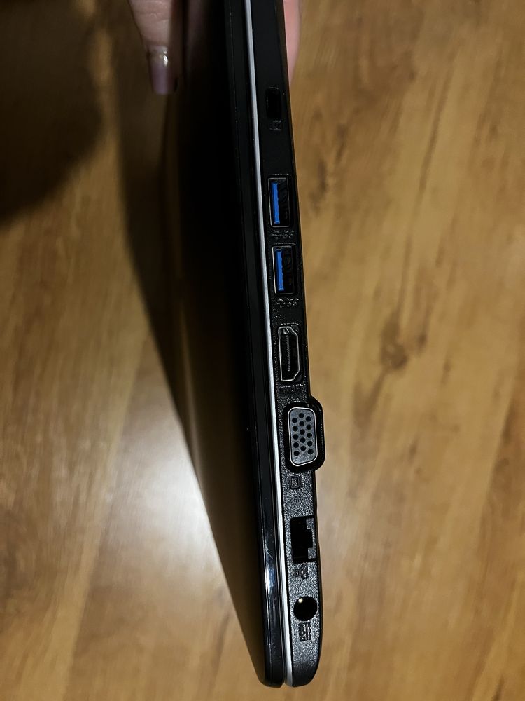 Laptop ASUS X555L