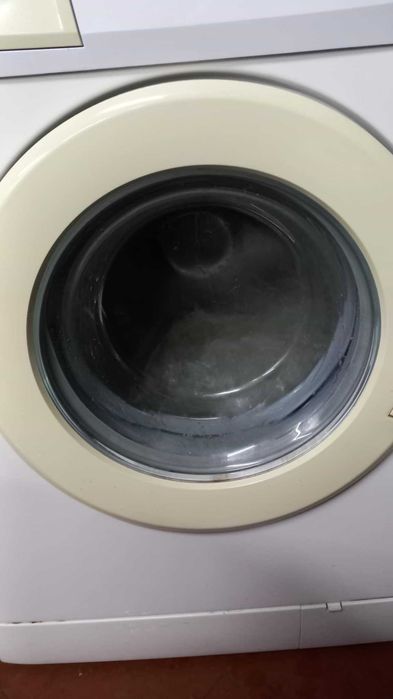 Maquina de lavar roupa 5kl em bom estado