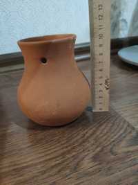 В наявності ваза глиняна