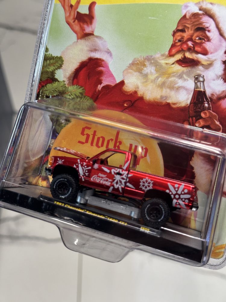 M2 1993 Chevrolet Silverado 1500 4x4 Coca-Cola Św. Mikołaj gablotka HW