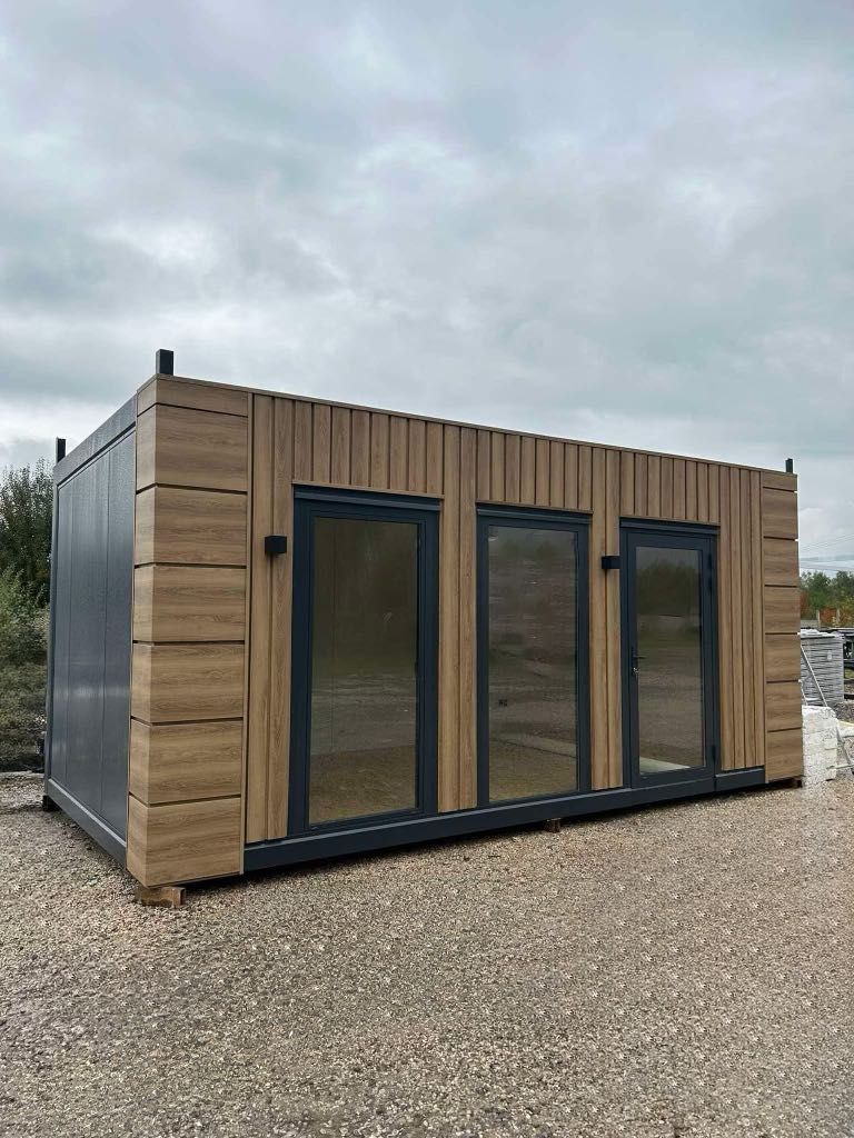Kontener biurowy 6x3m – idealny na biuro, magazyn, pawilon, domek.