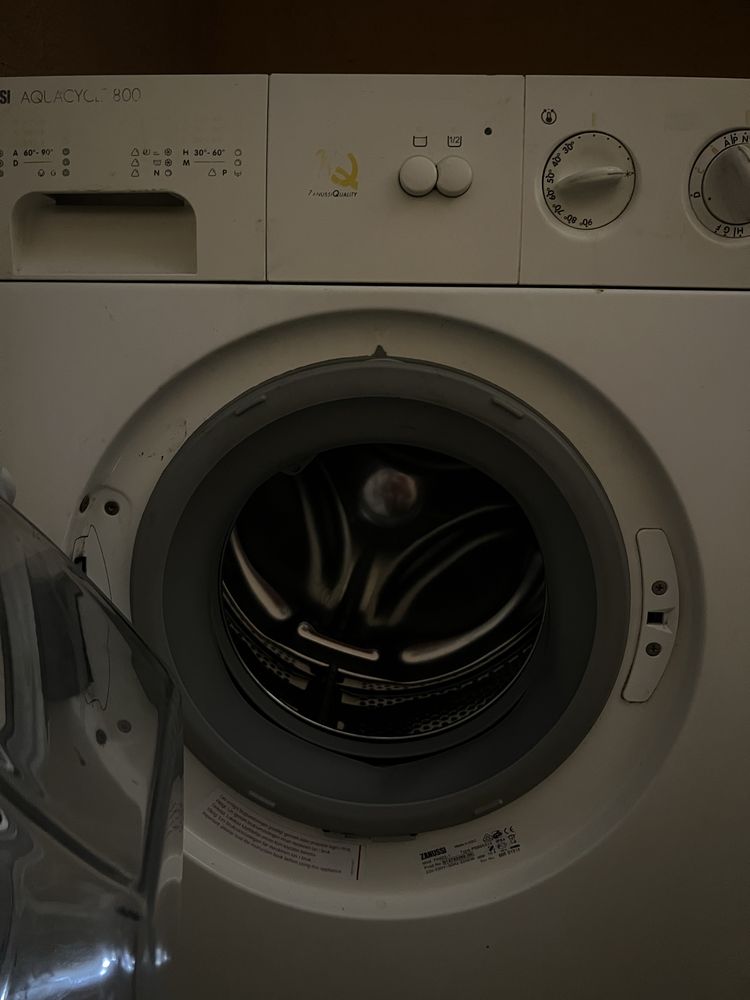 Стиральная машинка б/у Zanussi
