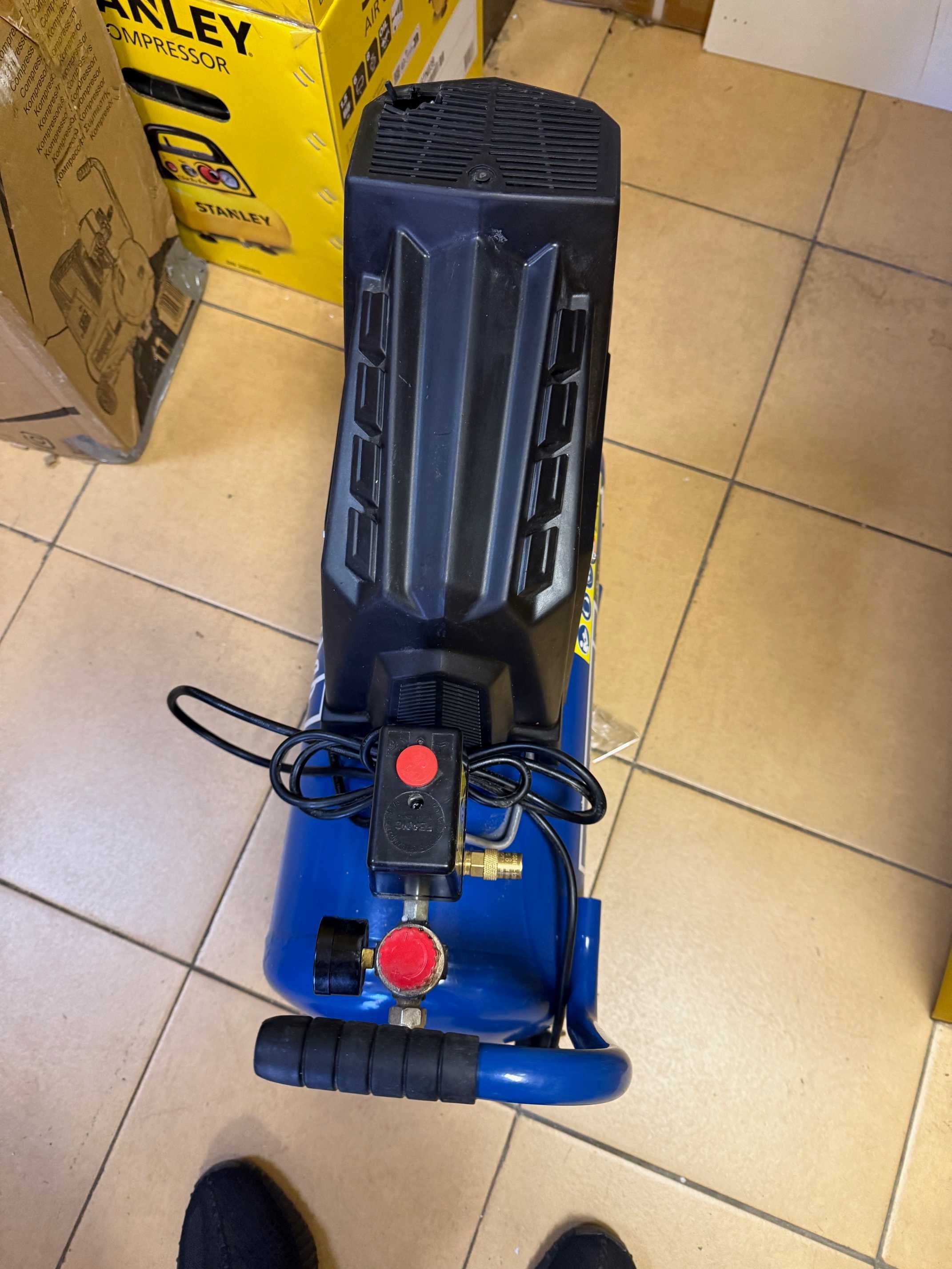 Kompresor bezolejowy Scheppach HC25o 24 l 8 bar, 359