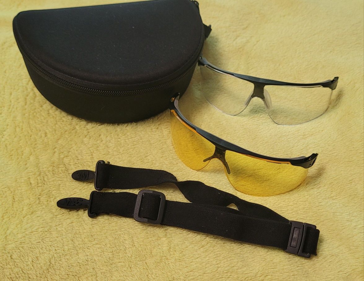 Тактичні окуляри з різними лінзами у футлярі