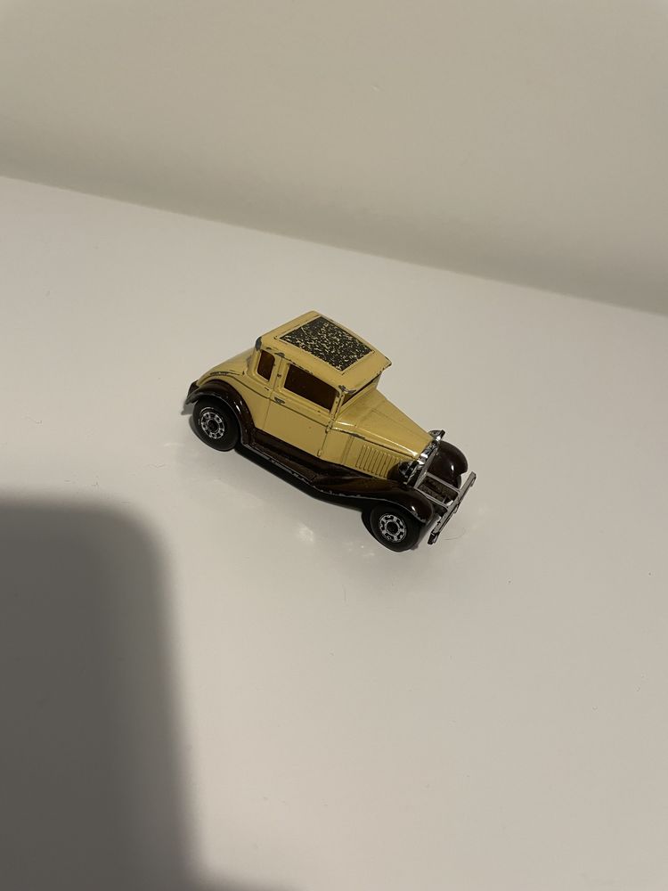 Model Matchbox Superfast Model a ford beżowy