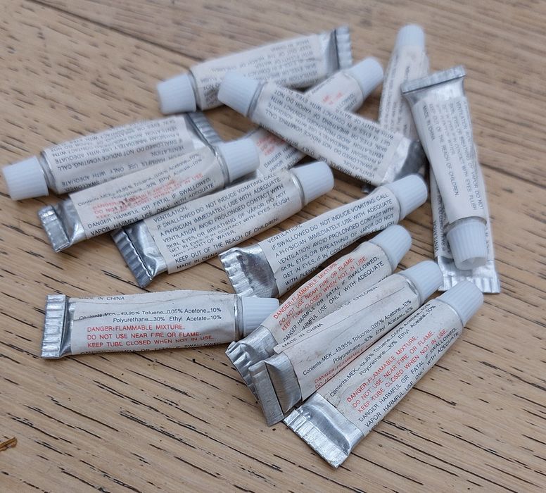 Клей для надувных изделий из ПВХ(винила)