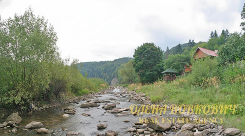 Оренда затишної садиби в Яремче з видом на річку Прут