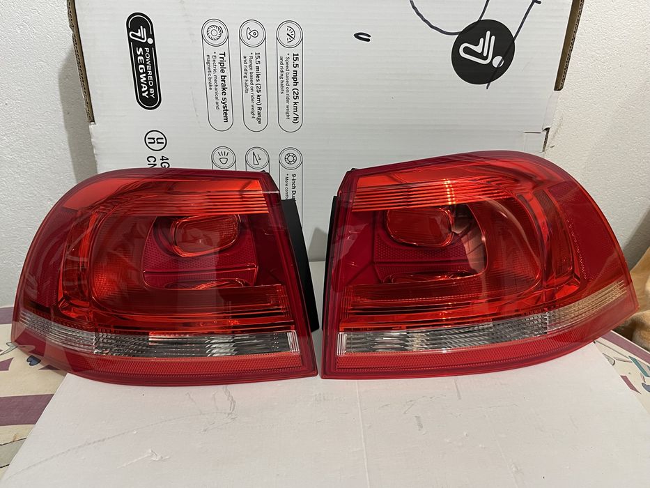 Volkswagen Touareg lampy tył komplet L+R