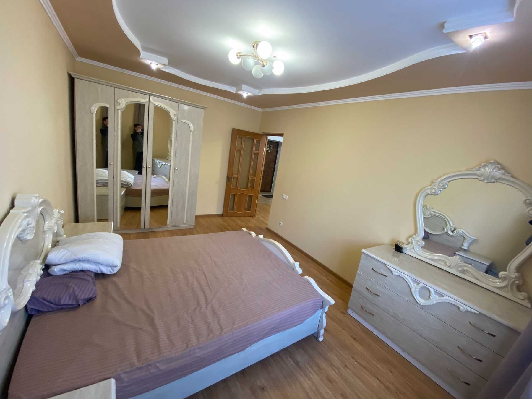 Здається в оренду 2-кімнатна новобудова, р-н Будівельників, Миру