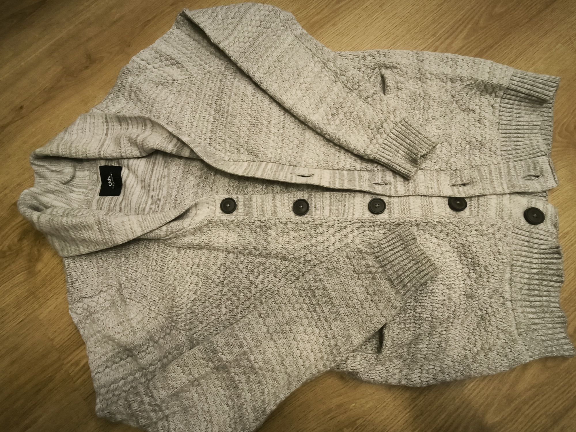 Szary sweter bawełniany z dużymi guzikami na guziki clockhouse nowy S