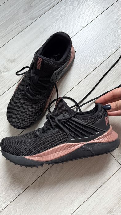 Жіночі кросівки Puma розмір 39
