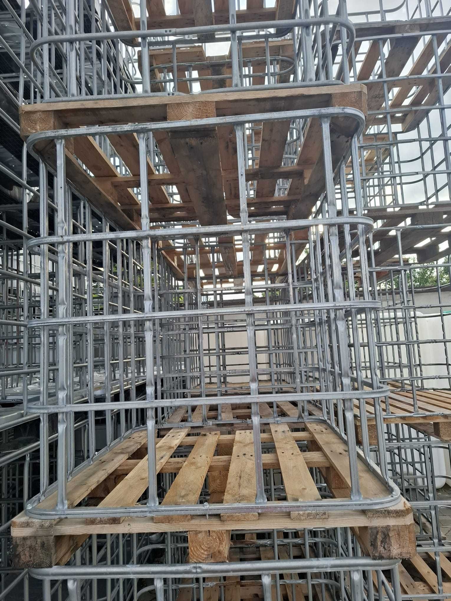 Zbiornik   Kosz 1000 l do IBC drewniana paleta  małzer mauzer