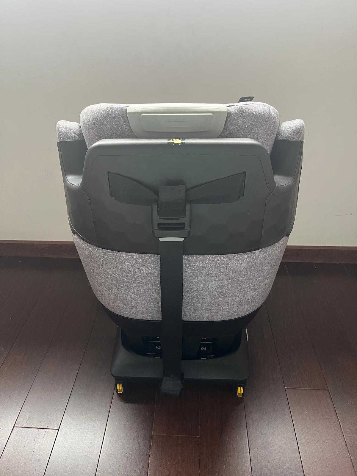 Cadeira Auto Titan Pro Isofix 1/2/3 da Bébé Confort em cinzento