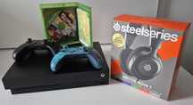 Xbox One X + 2 pady + słuchawki steelseries Arctis Nova 1 + gra GTA V