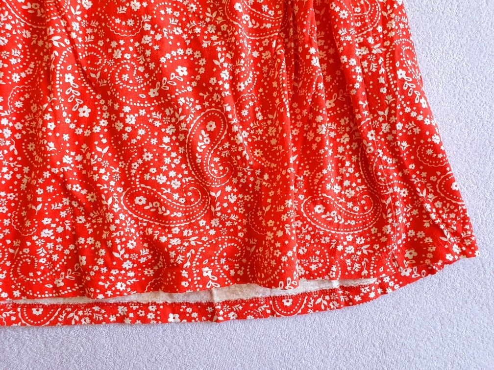 Idealna sukienka H&M czerwona 110/116