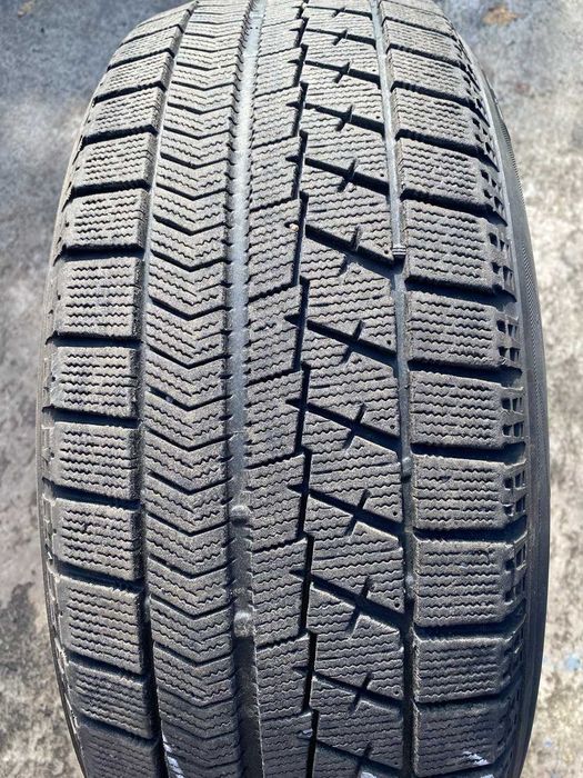Шини, б/в Bridgestone Blizzak 225/60 R18