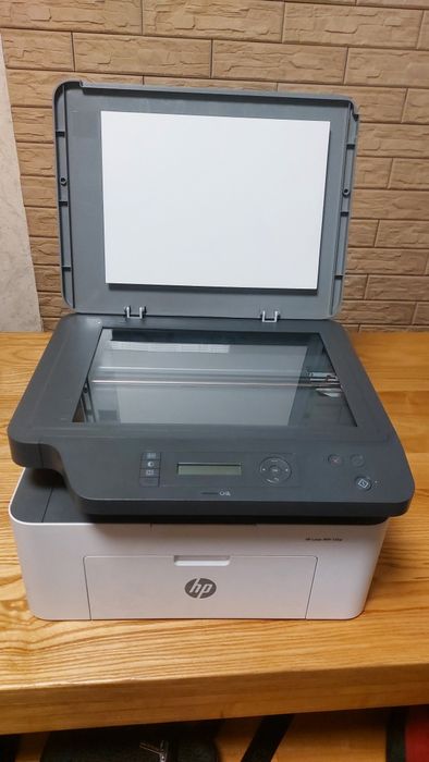 Многофункциональный монохромный лазерный принтер HP Laser MFP 135w.