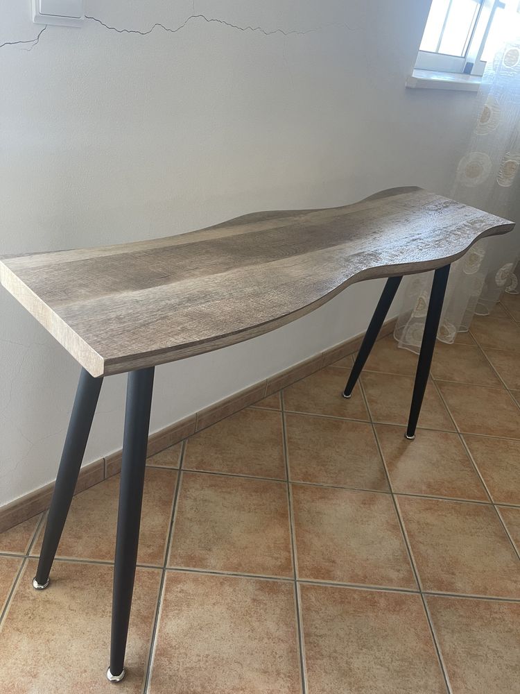 Mesa de madeira como nova