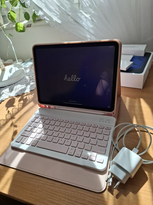 iPad Air 5. generacji – 64 GB, Wi-Fi, kolor niebieski + Apple Pencil