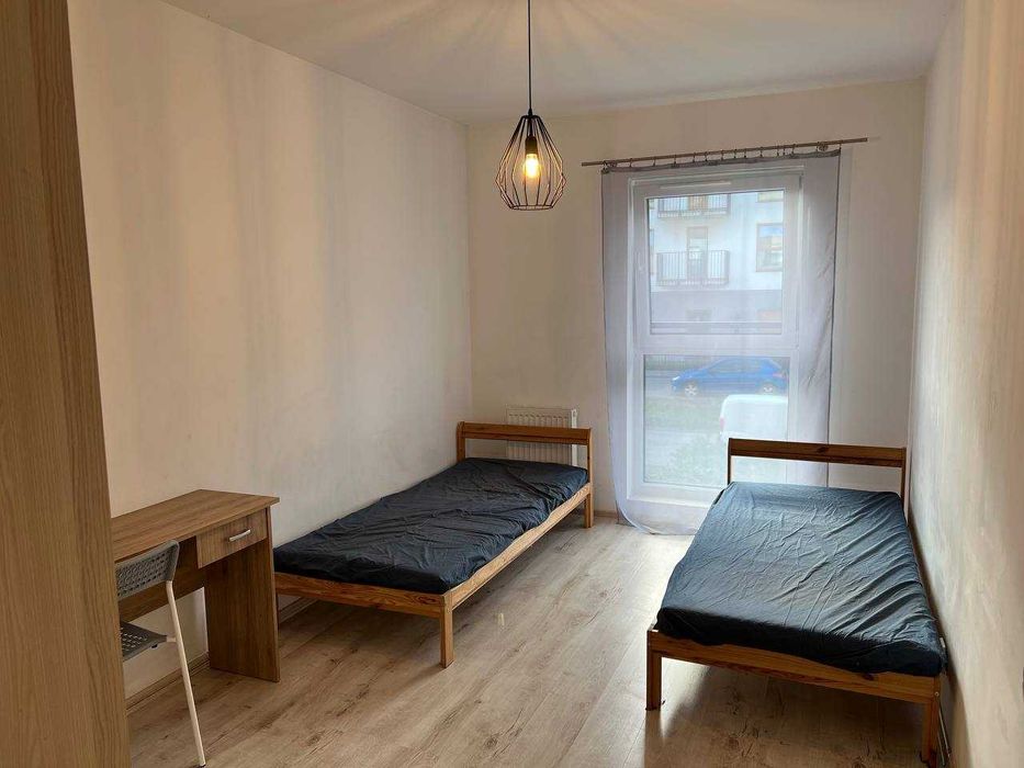 Pokój dwuosobowy – wolne miejsce dla chłopaka/ KRZYKI