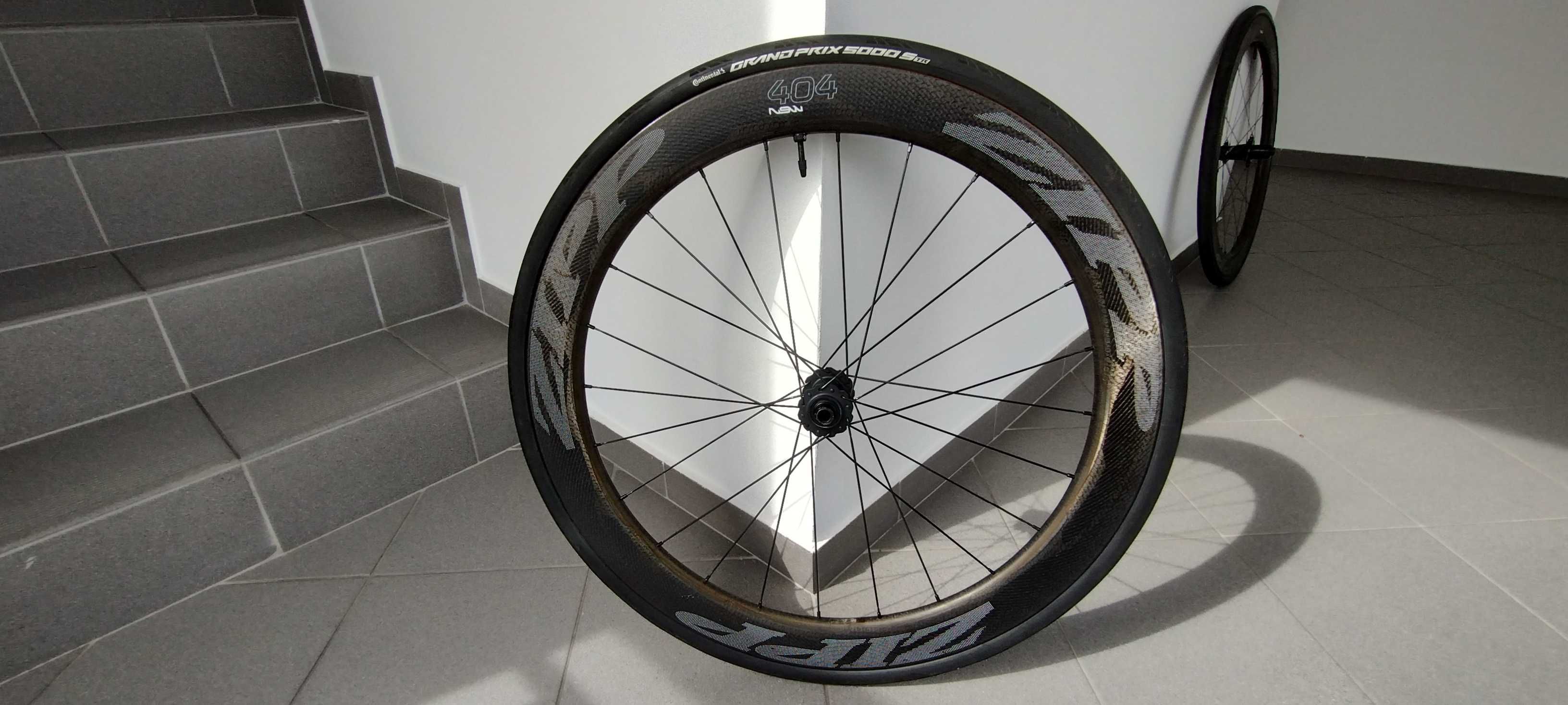 Zipp 404 NSW Disc Carbon TLR Shimano Koła do roweru szosowego