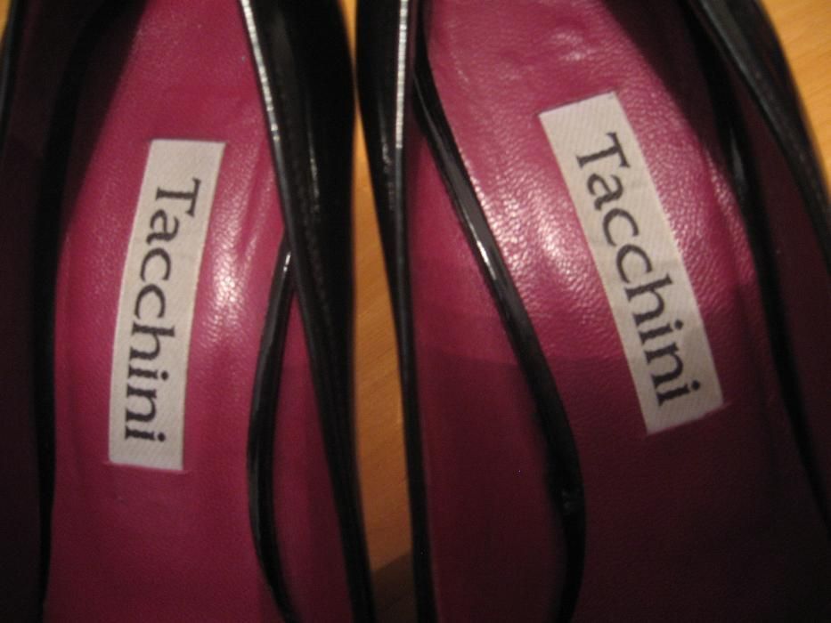 Buty z lakierowanej  skory wloskiej