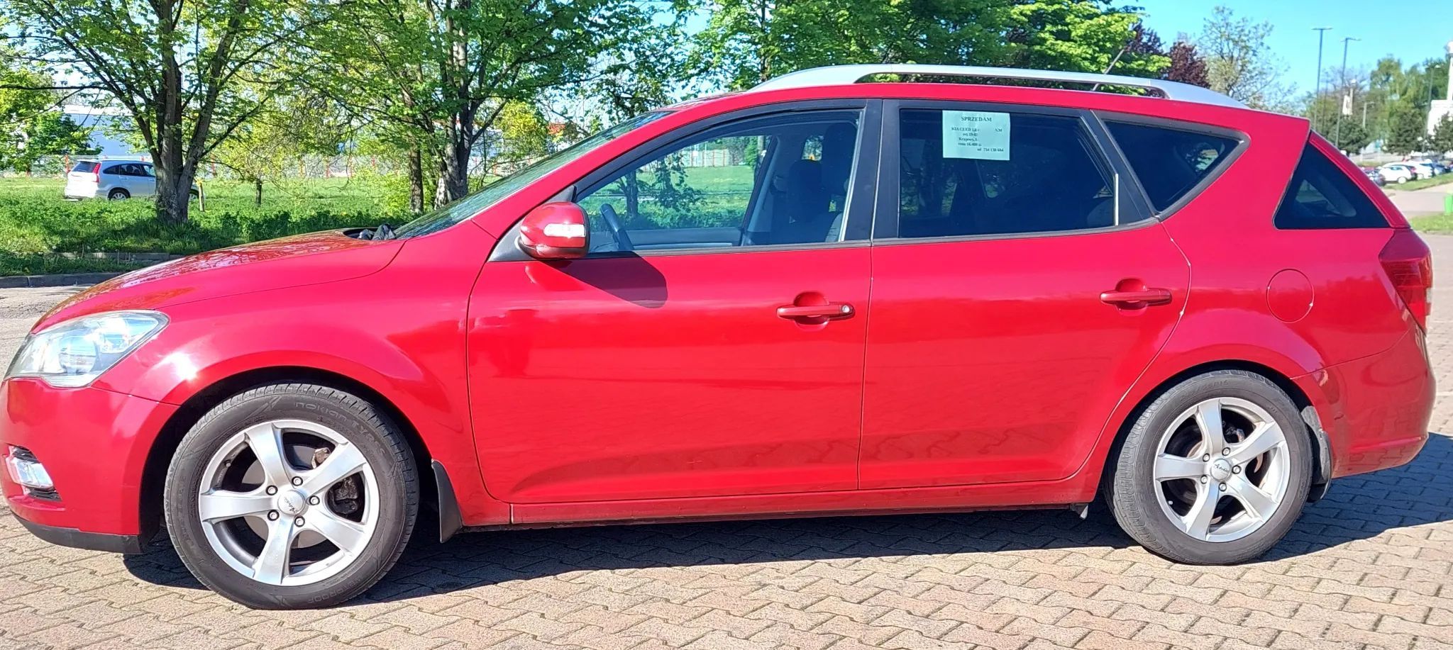 Kia Ceed I-właścicel, Klp kół zimowych, Dwustrefowa klimatyzacja