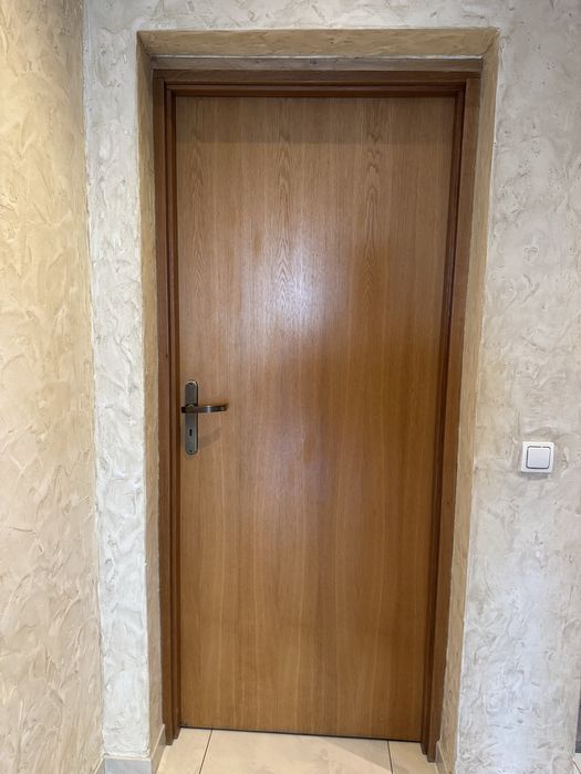 Drzwi 80 fornir dąb z futryną lewe i  prawe