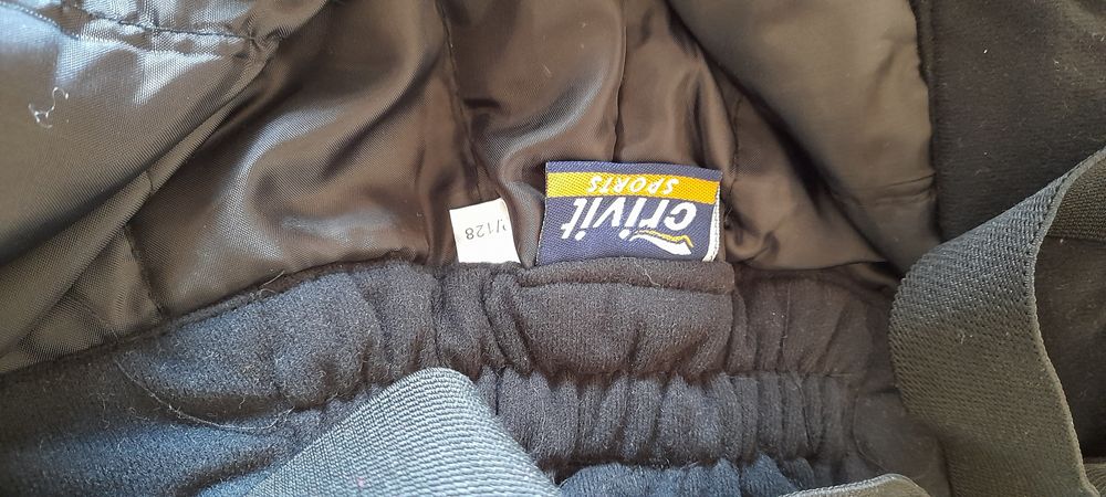 Calças e casaco para neve