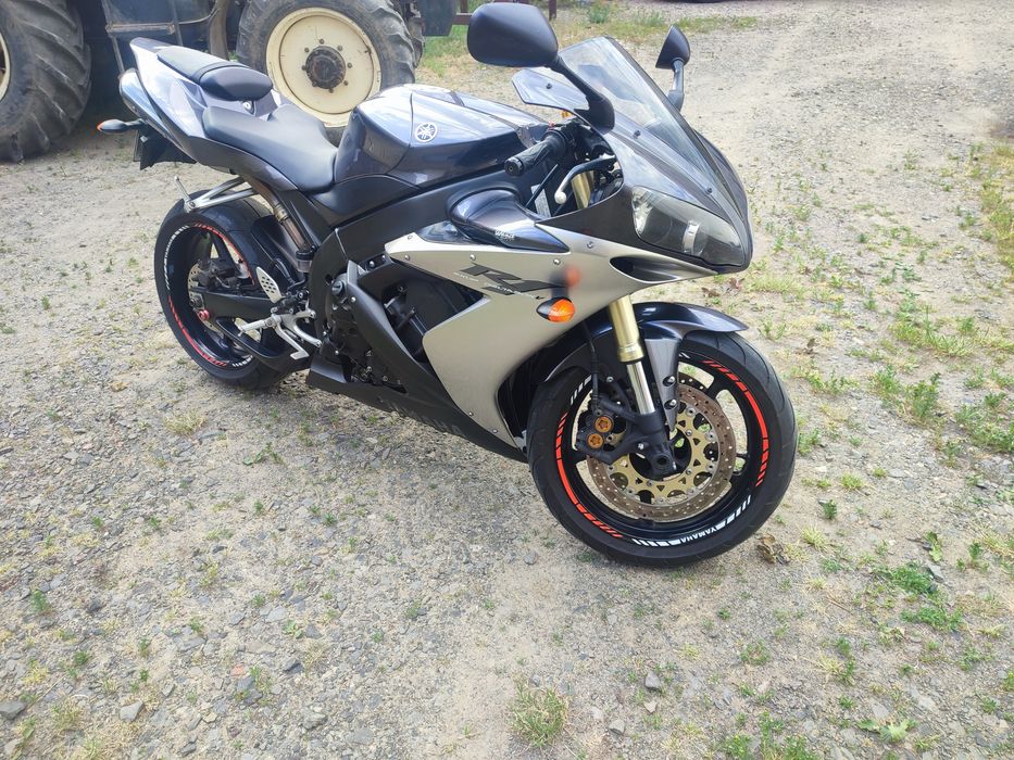 Yamaha R1 rn12 (niski przebieg)