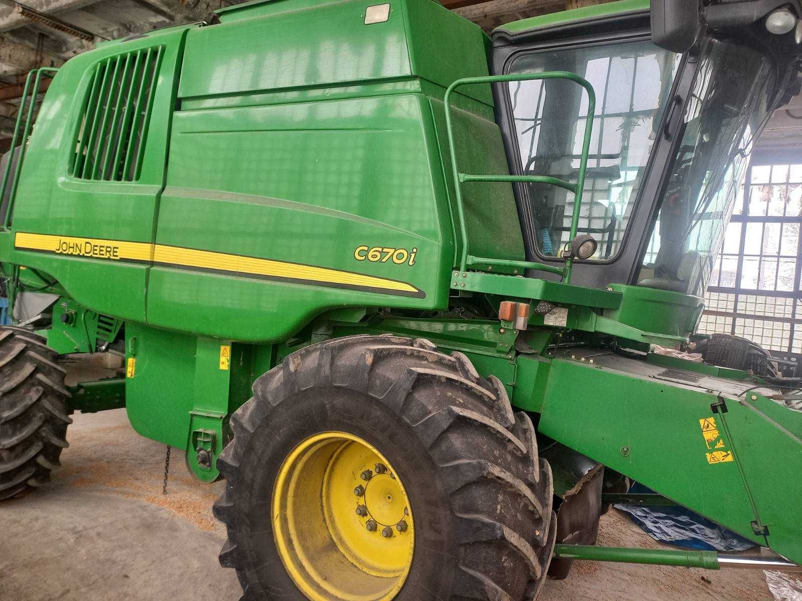 John Deere 670 2011