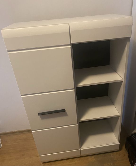 Biala szafka komoda połysk