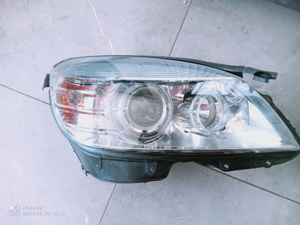 Mercedes c klasa w204 lampa prawa przód Xenon a204.820.3059 Europa